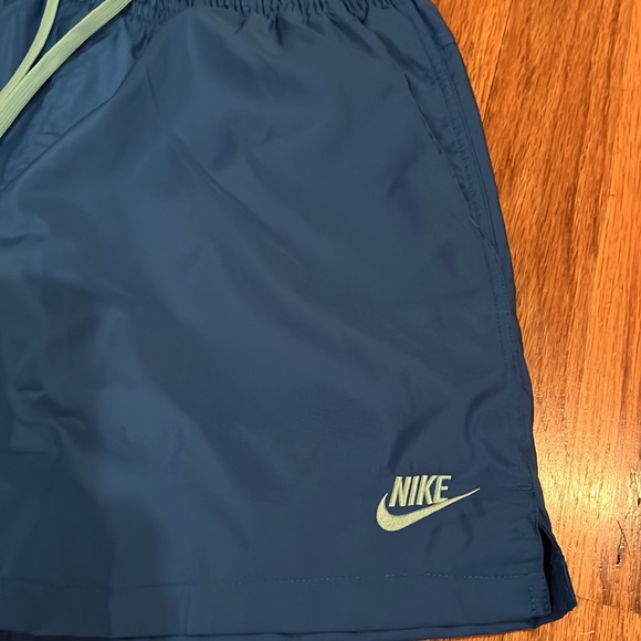 Men’s Nike Sportswear - Picture 3 of 10
